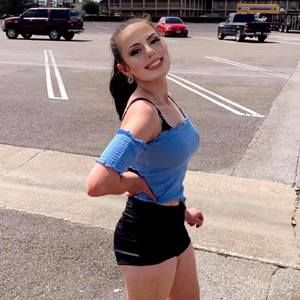 Meet your Posher, Cait